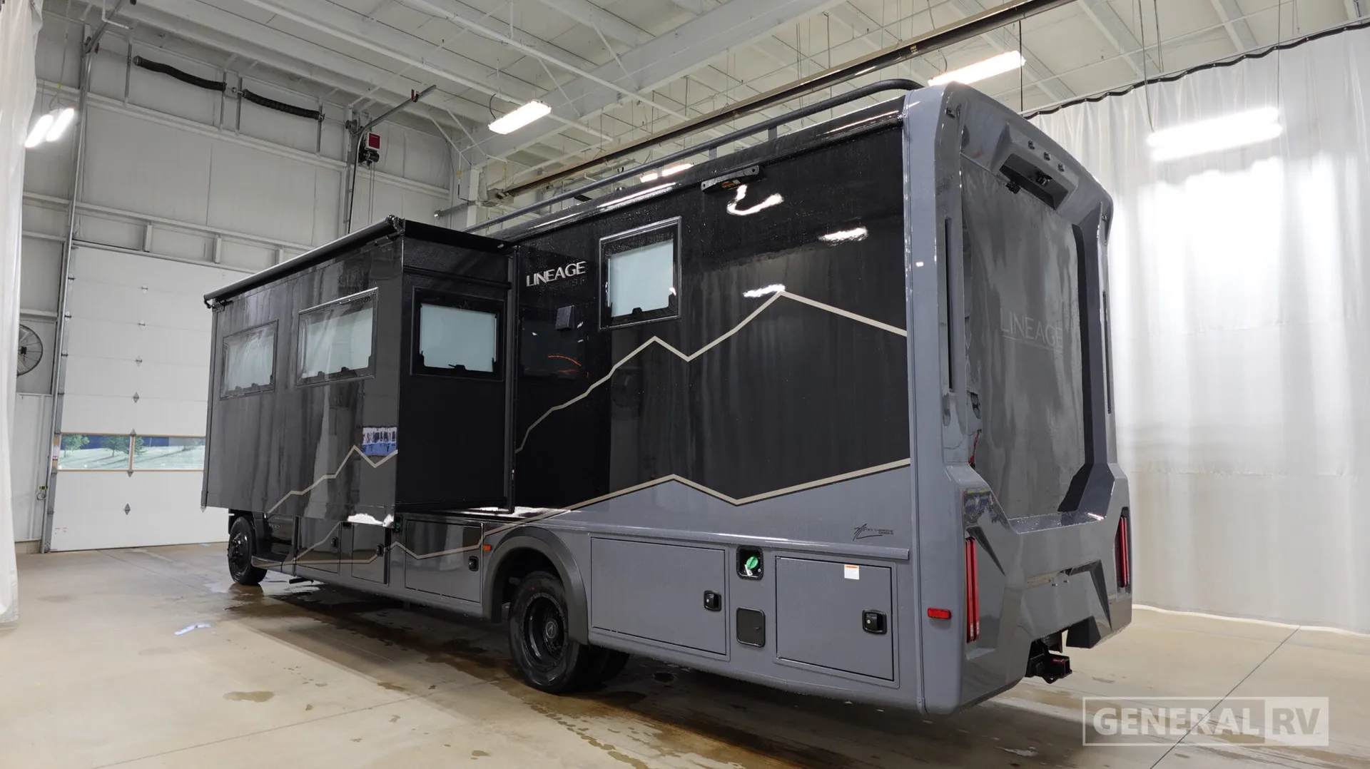 2027 Grand Design Lineage Series F 31ZW - Photo 4