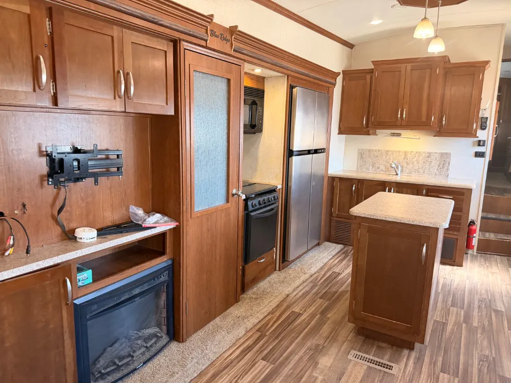 2018 Forest River Blue Ridge 304SR, Photos photo 13