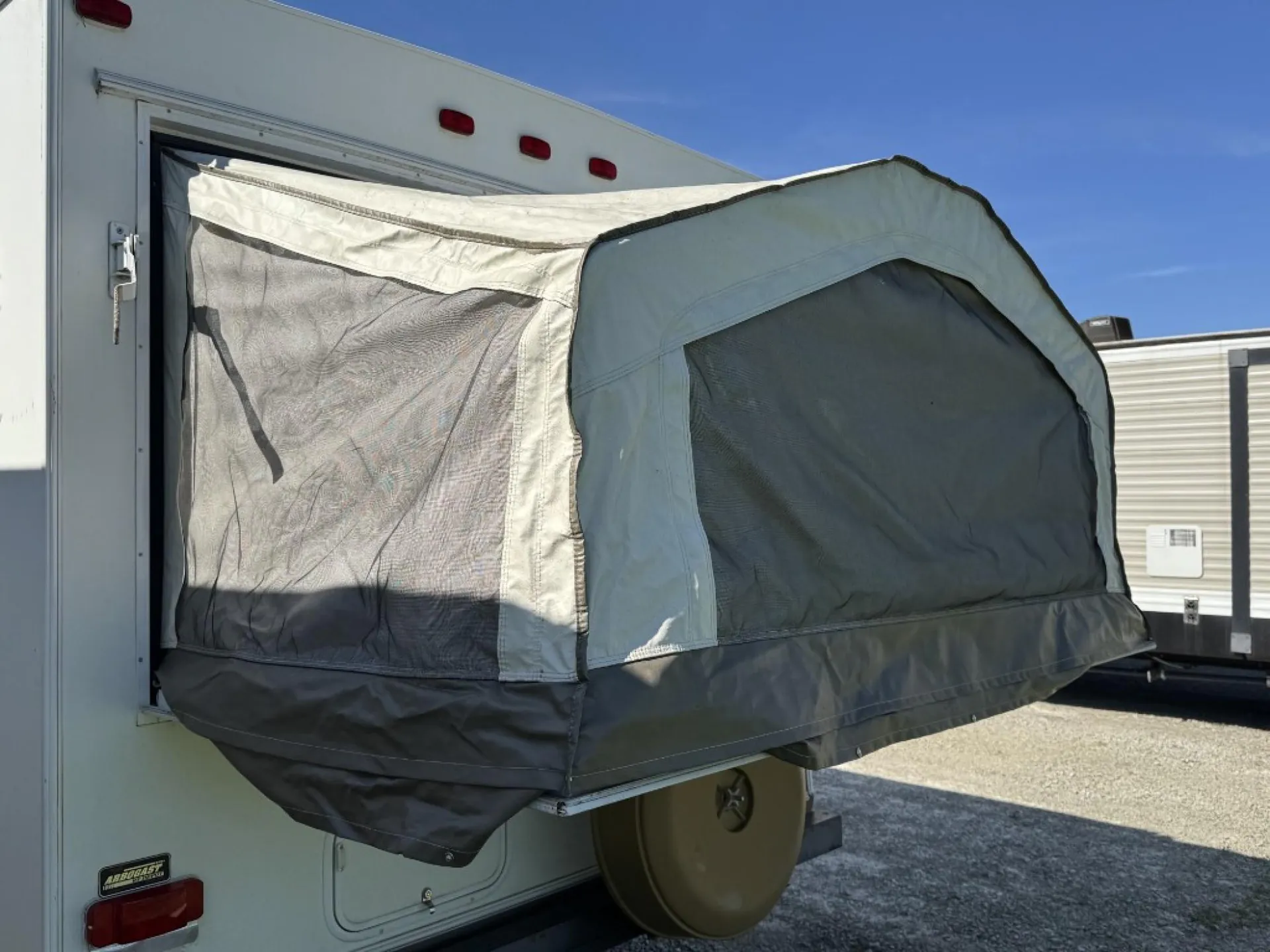 2012 Forest River Rockwood Roo 233S — Photo 7