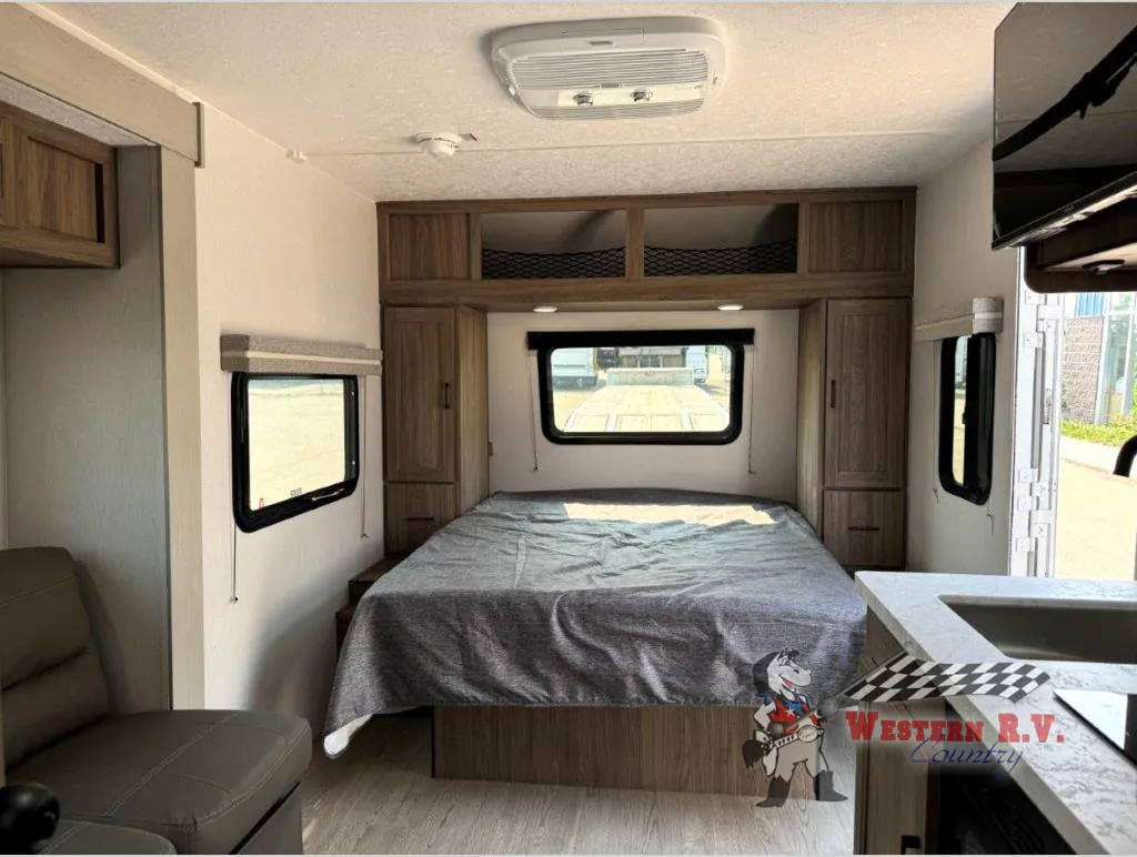 2025 Coachmen Freedom Express Select 18SE, Photos photo 16