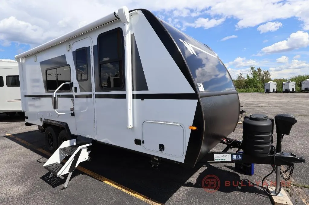 2026 Winnebago Micro Minnie 2108DS - Photo 2