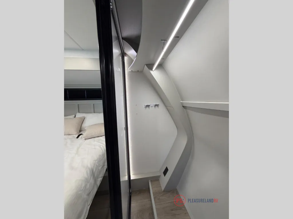 2025 Brinkley Model G 4100, Photos photo 40