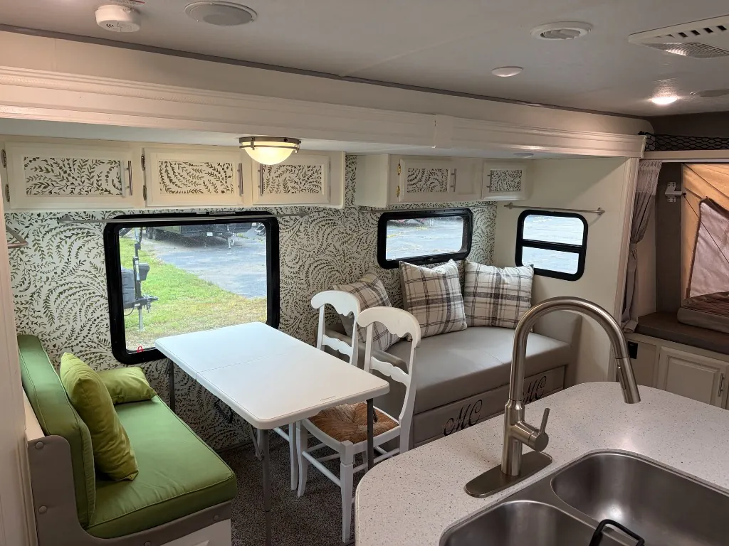 2020 Forest River Rockwood Roo 23IKSS — Photo 6