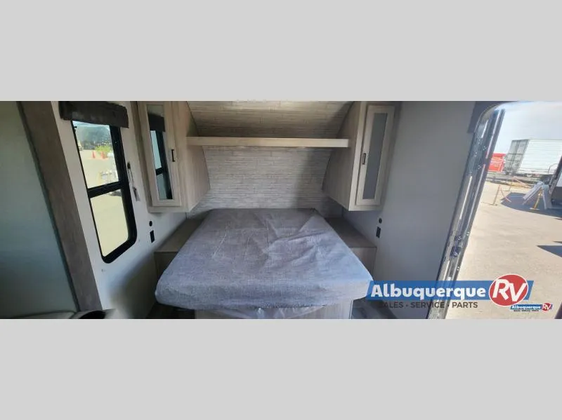 2024 Coachmen Catalina Summit Series 8 221MKE - Photo 4