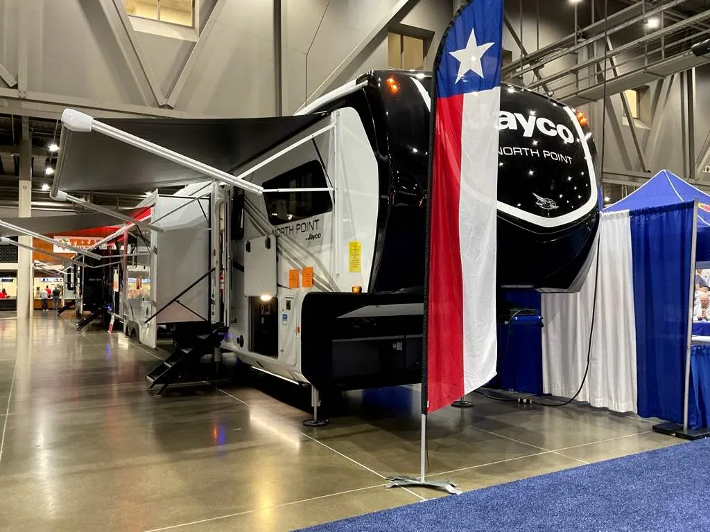 2026 Jayco North Point 395DSDB - Photo 3