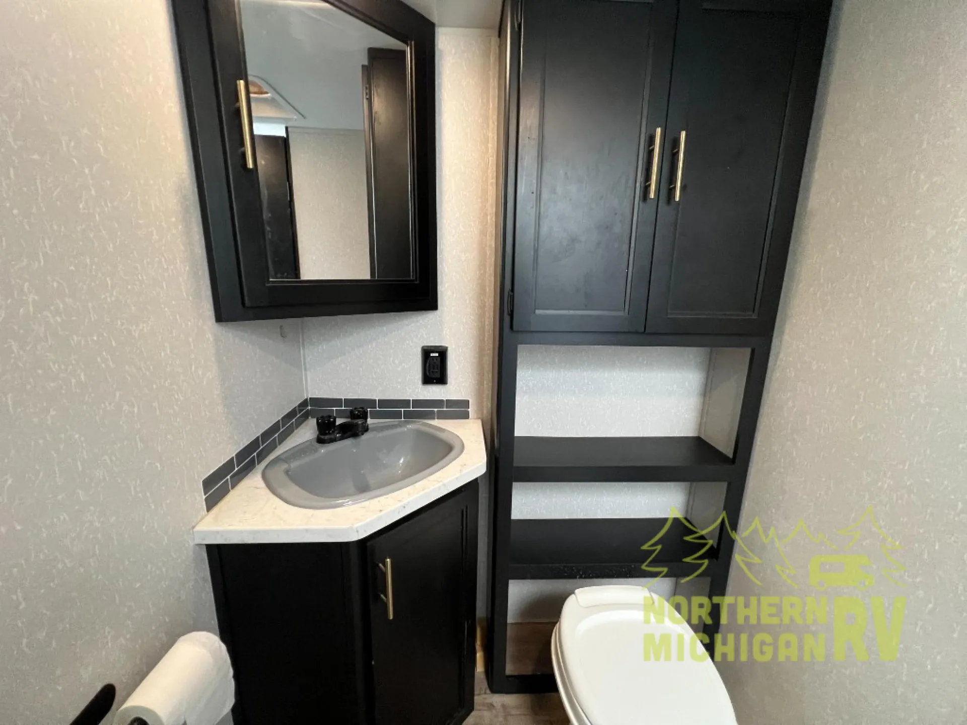 2021 Forest River Cherokee Grey Wolf 23MK — Photo 7