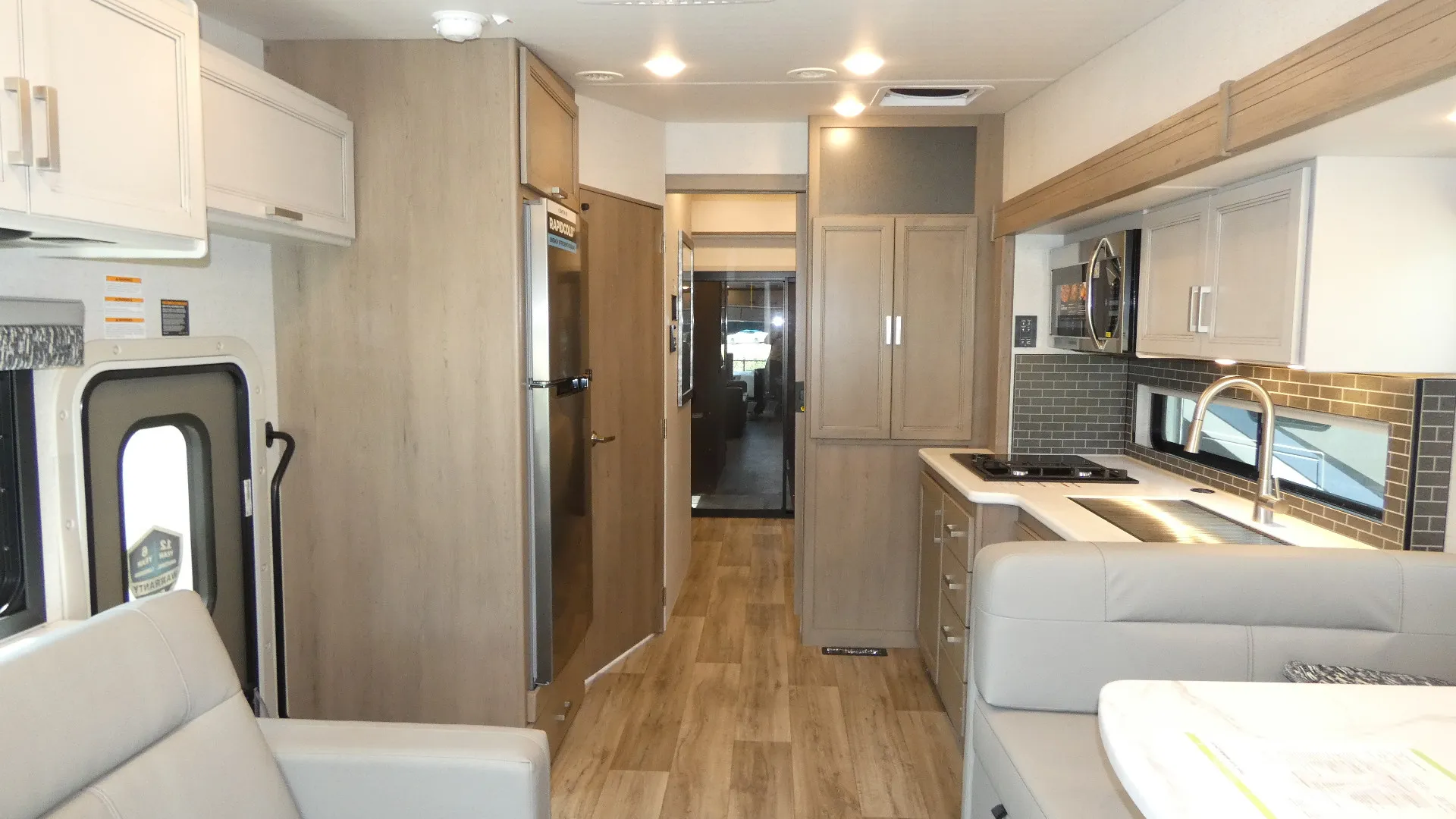 2027 Thor Motor Coach Outlaw Wild West Edition 38K - Photo 3