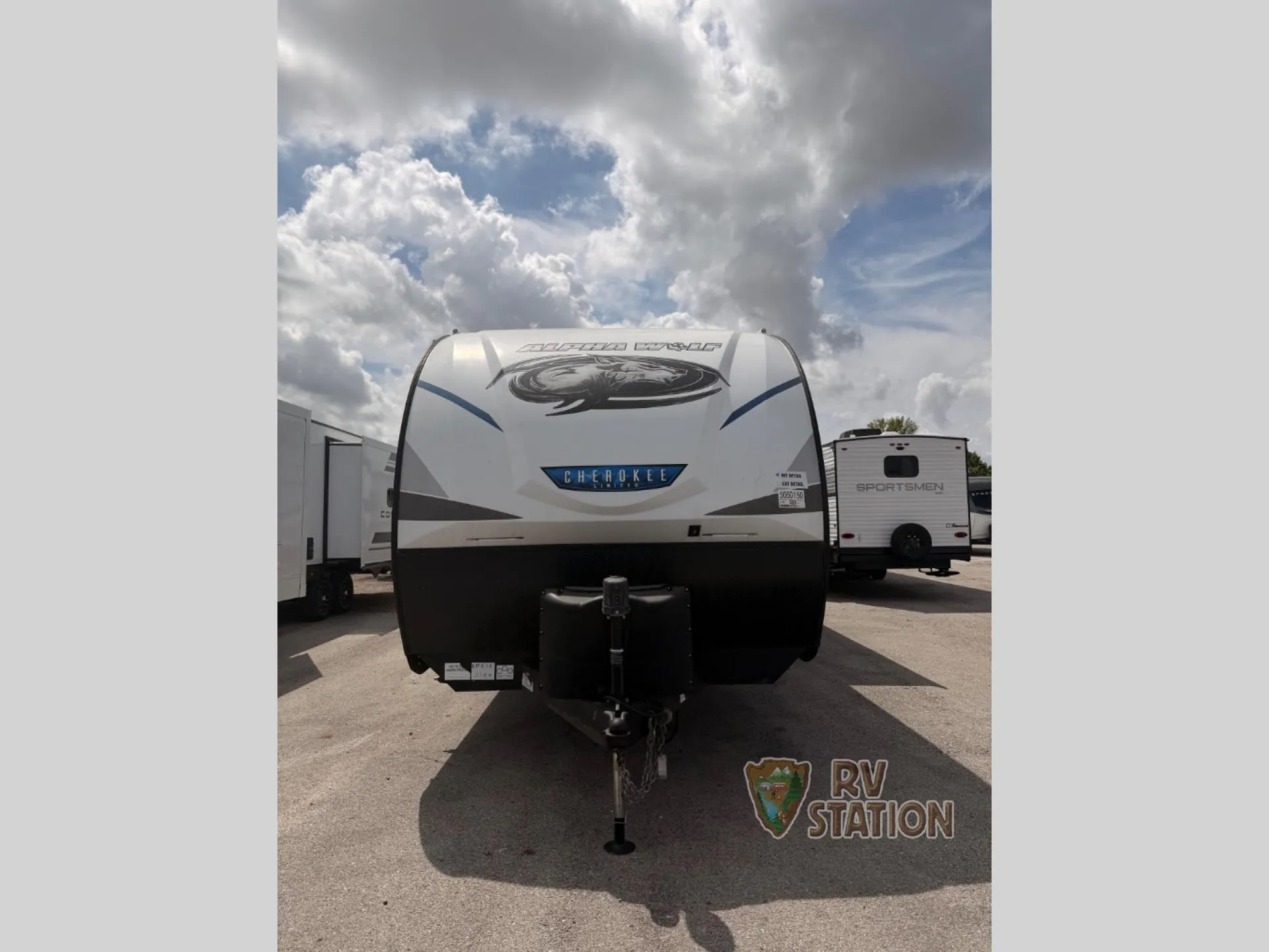 2023 Forest River Cherokee Alpha Wolf 33BH - Photo 3