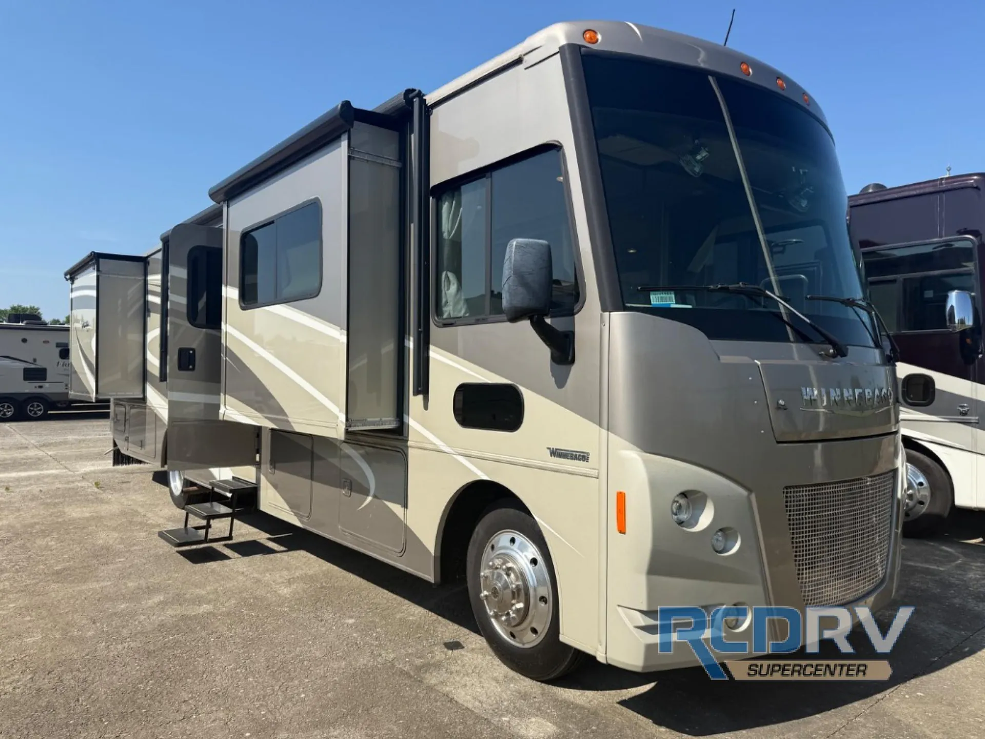 2016 Winnebago Vista LX 36Y - Photo 2