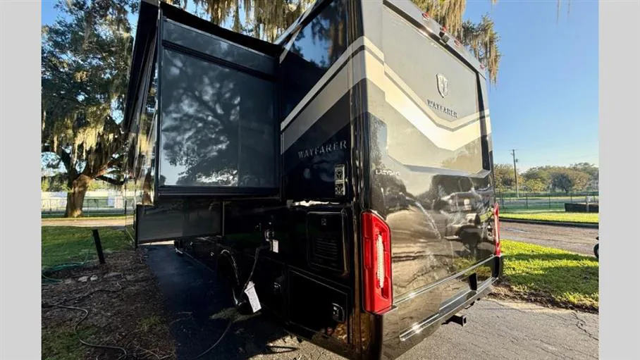 2027 Tiffin Wayfarer 25 PW, Photos photo 4