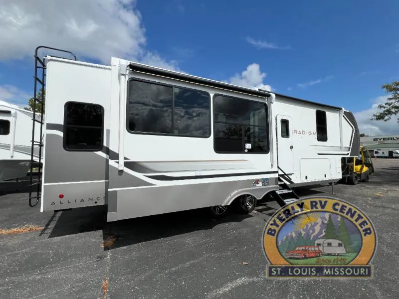 2026 Alliance RV Paradigm 340RL - Photo 4