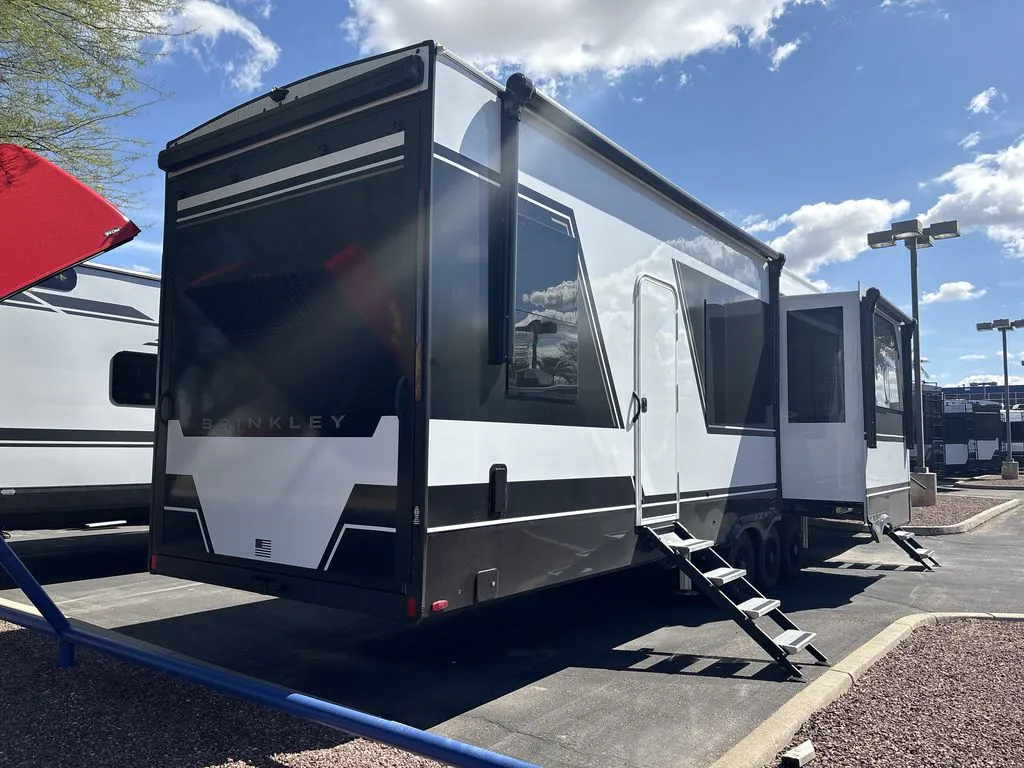 2026 Brinkley Model G 4000, Photos photo 3
