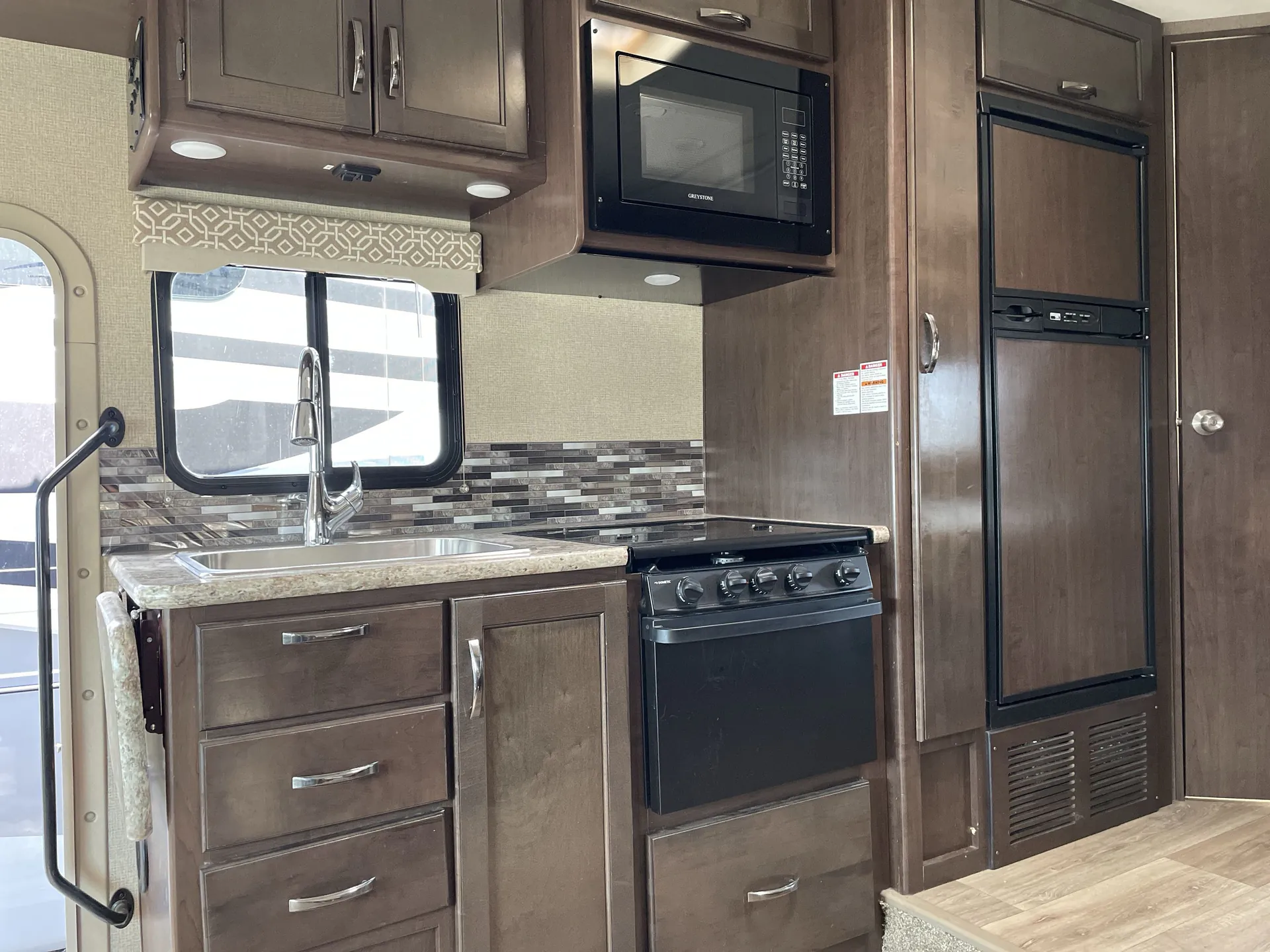 2018 Thor Motor Coach Freedom Elite 24HE — living area main