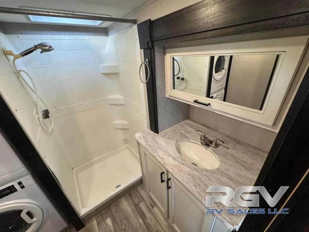 2022 Highland Ridge Silverstar XLT 354MBH, Photos photo 32