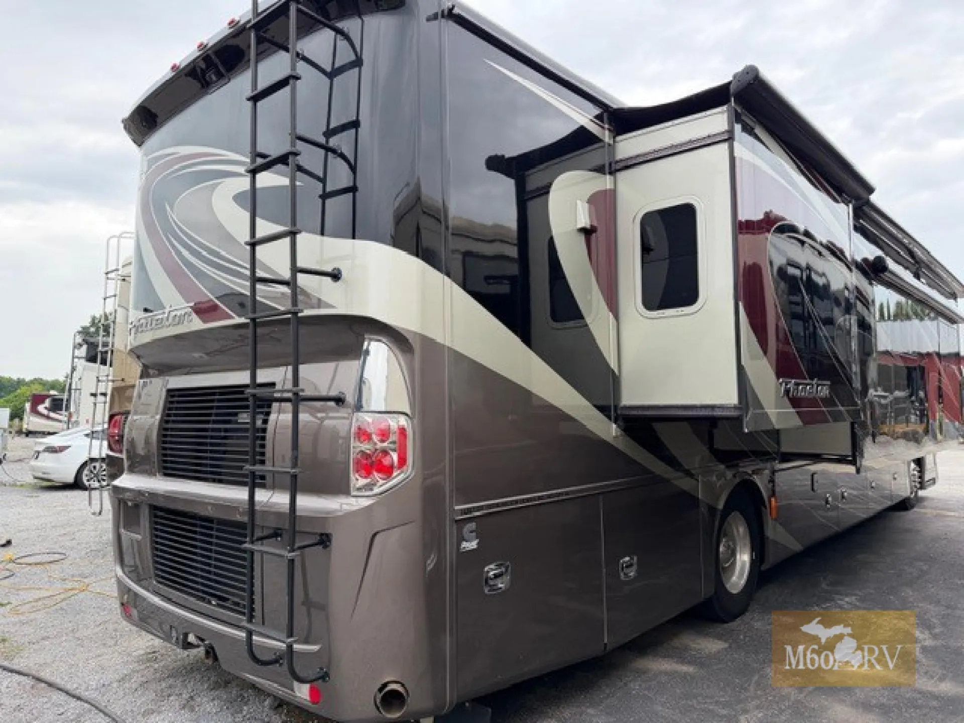 2015 Tiffin Phaeton 40 AH - Photo 2