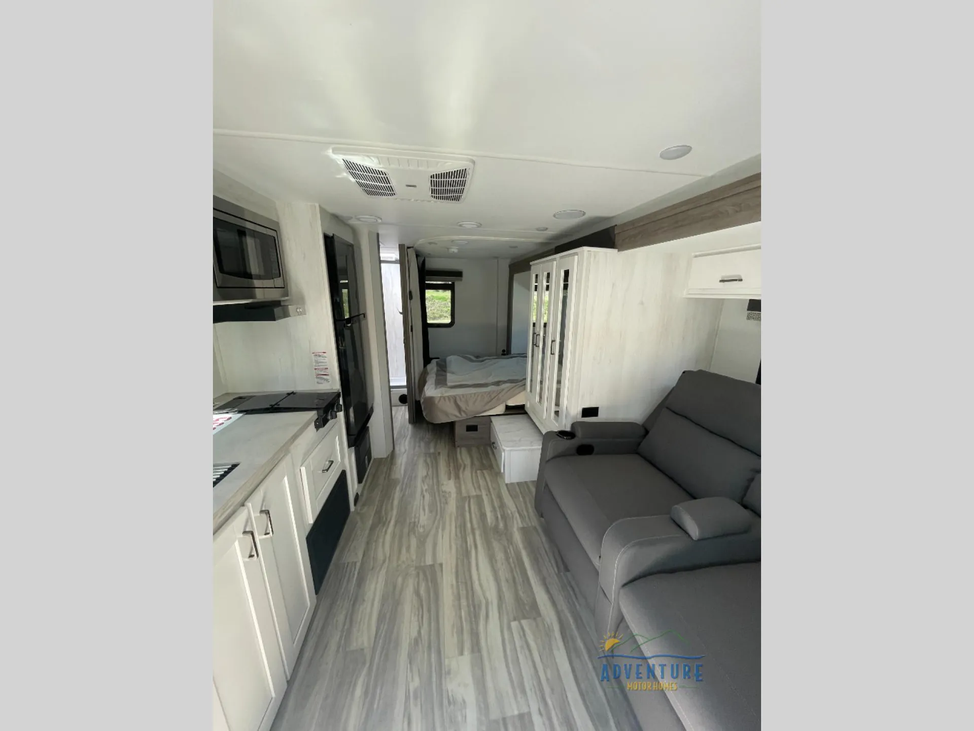 2026 Gulf Stream RV BT Cruiser 5245 - Photo 3