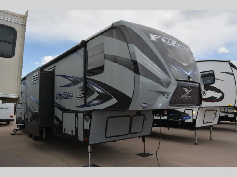 2017 Keystone RV Fuzion Used    384 - Main photo