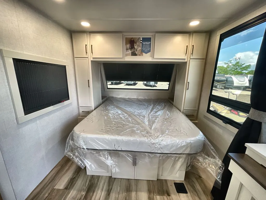 2026 Brinkley Model I 235, Photos photo 12