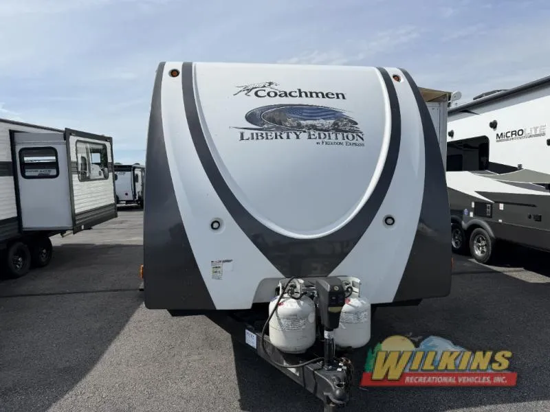 2013 Coachmen Freedom Express 297RLDS - Photo 3