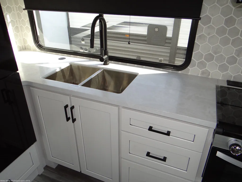 2025 Jayco Jay Feather 29RL, Photos photo 16