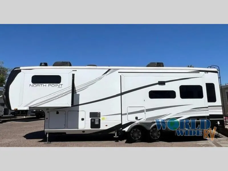 2025 Jayco North Point 310RLTS - Photo 4