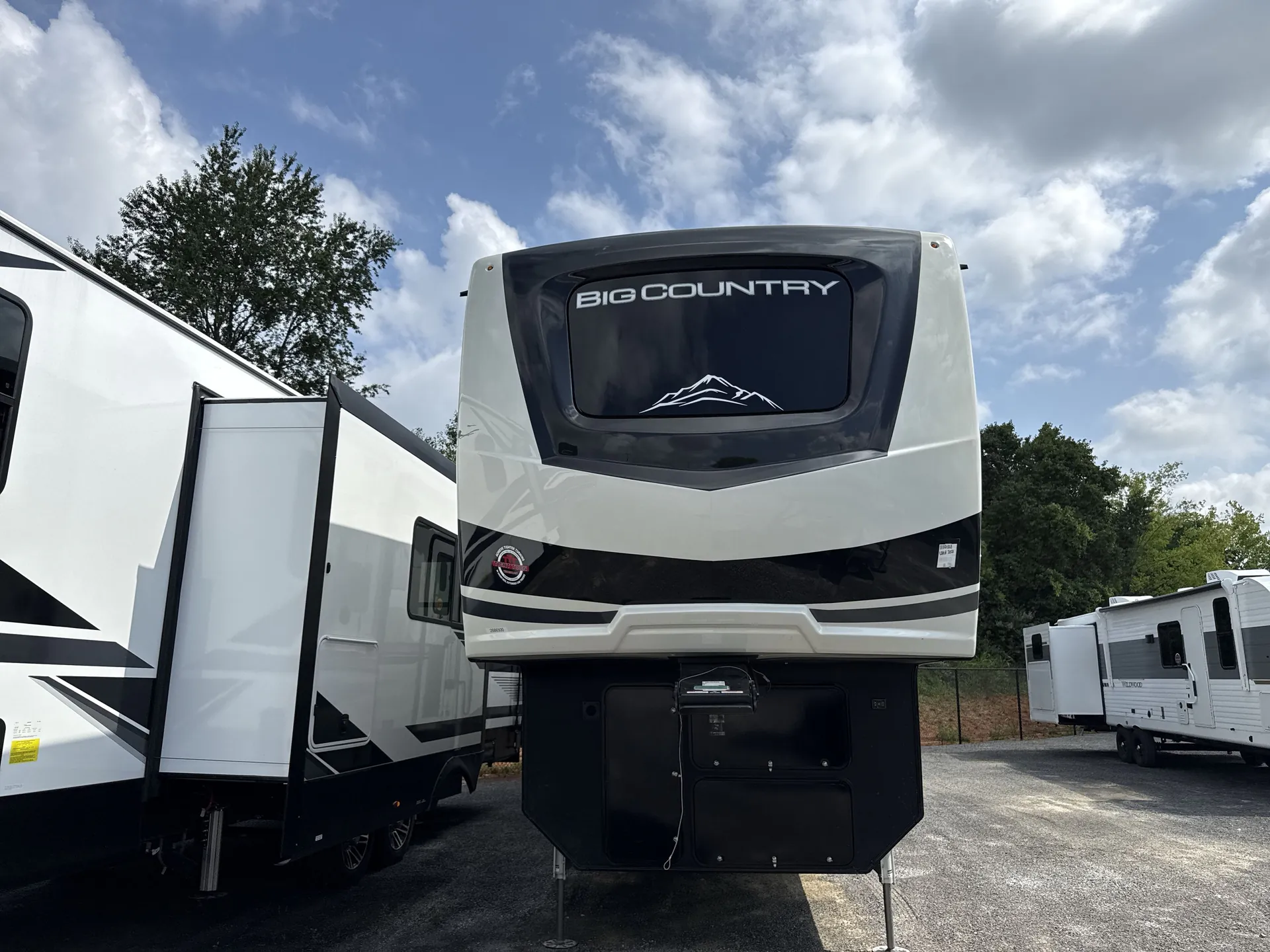 2021 Heartland Big Country 3895FK — front