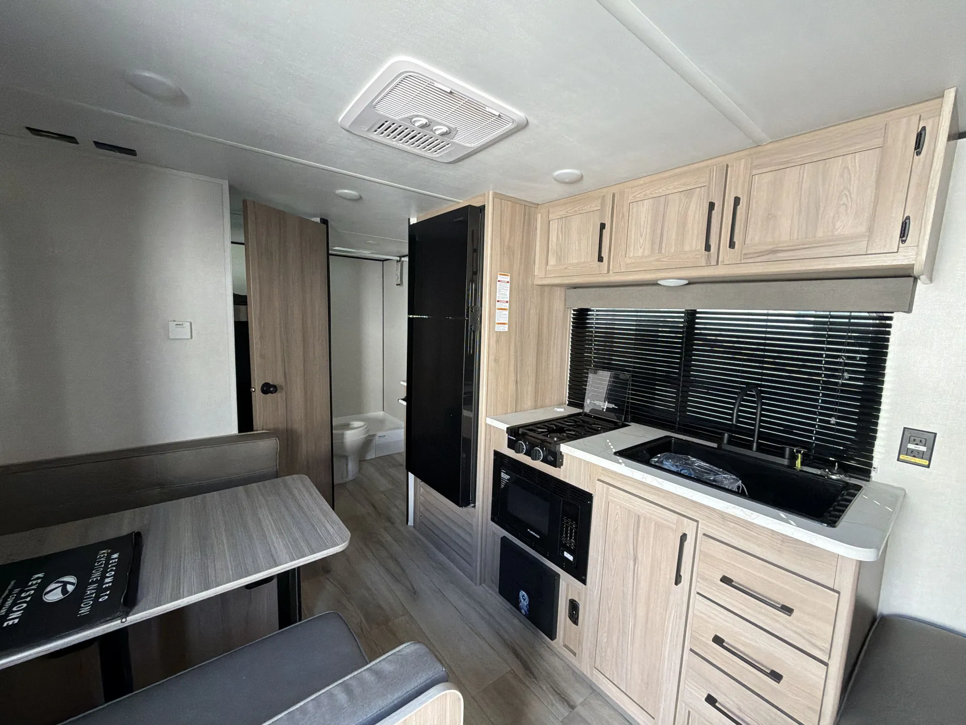 2026 Keystone Coleman 23B — living area main