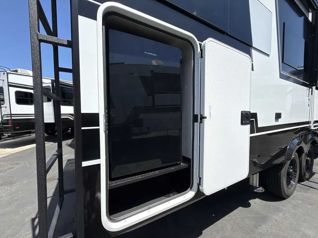 2027 Brinkley Model Z 2680, Photos photo 37