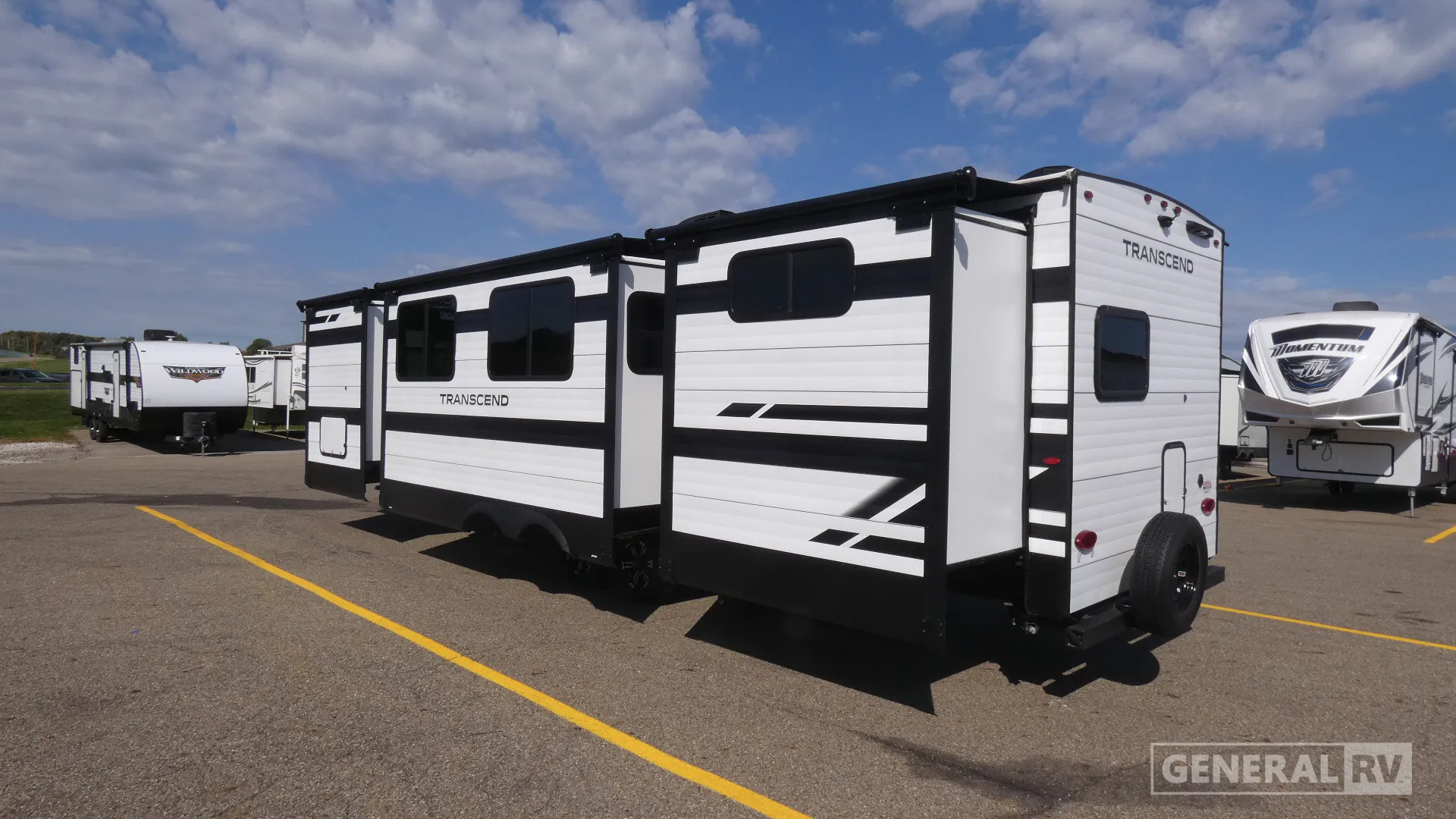 2025 Grand Design Transcend 335BHT - Photo 4