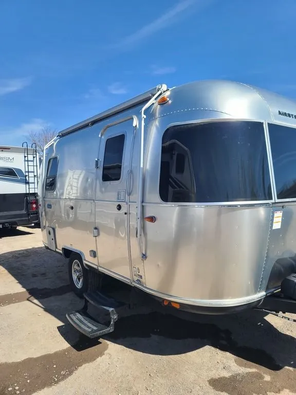 2023 Airstream Bambi 19CB - Photo 4