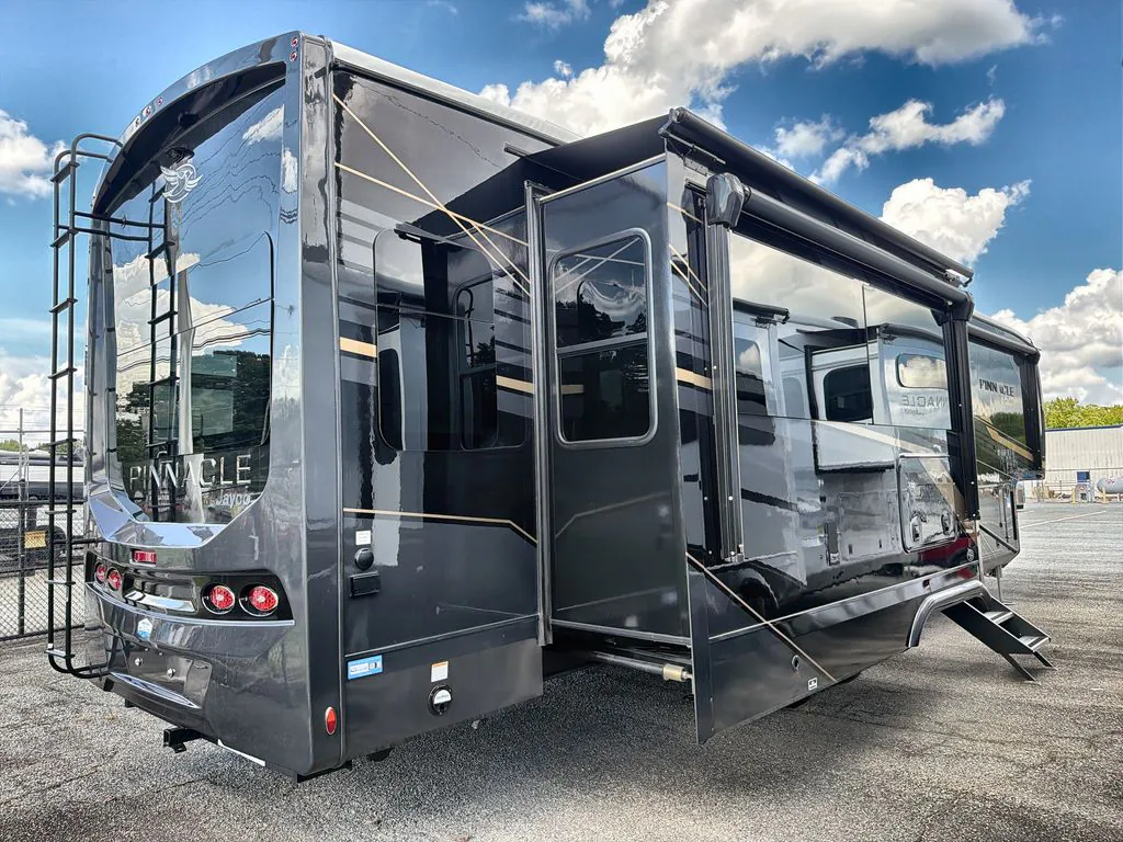 2027 Jayco Pinnacle 36FBTS, Photos photo 4