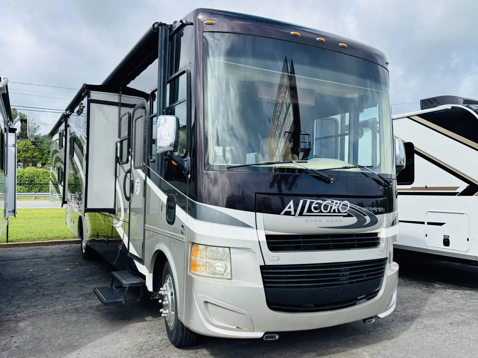 2023 Coachmen Mirada 35ES - Photo 3