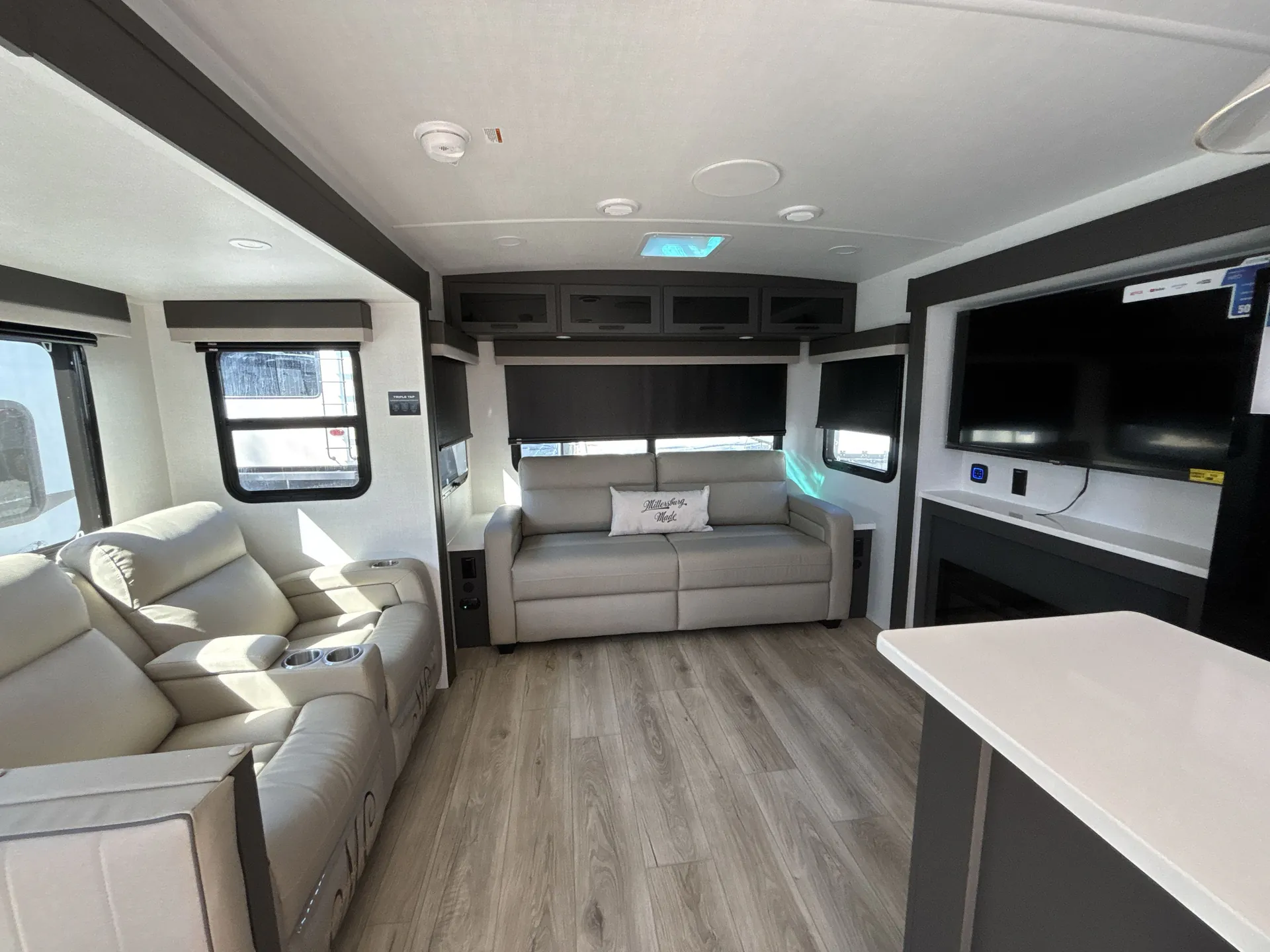 2026 Forest River Flagstaff Super Lite 29RLKS — living area main