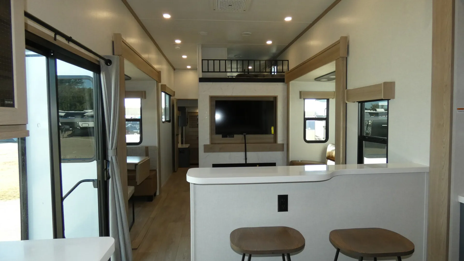 2026 Crossroads RV Hampton 388FKL - Photo 3