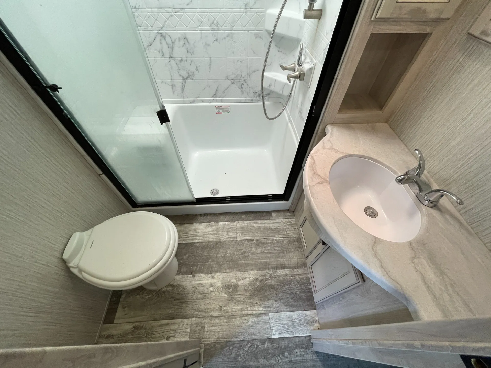 2022 Forest River Sandpiper Luxury 388BHRD — Photo 6