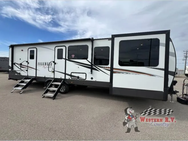2021 Forest River Rockwood Signature Ultra Lite 8324SB - Photo 4