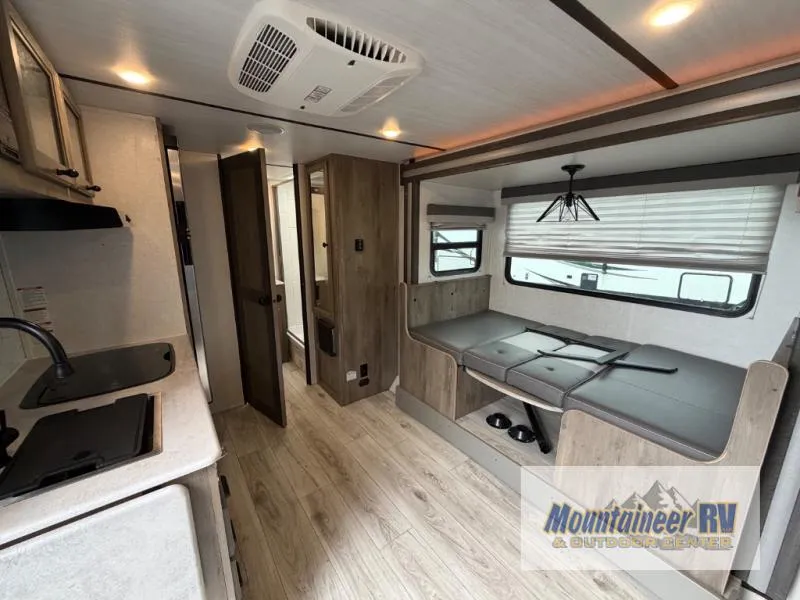2022 Forest River Surveyor Legend 19MBLE - Photo 3