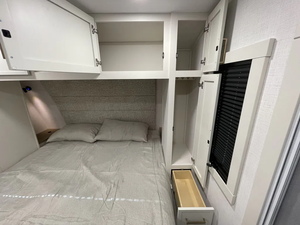 2027 Brinkley Model I 290, Photos photo 40