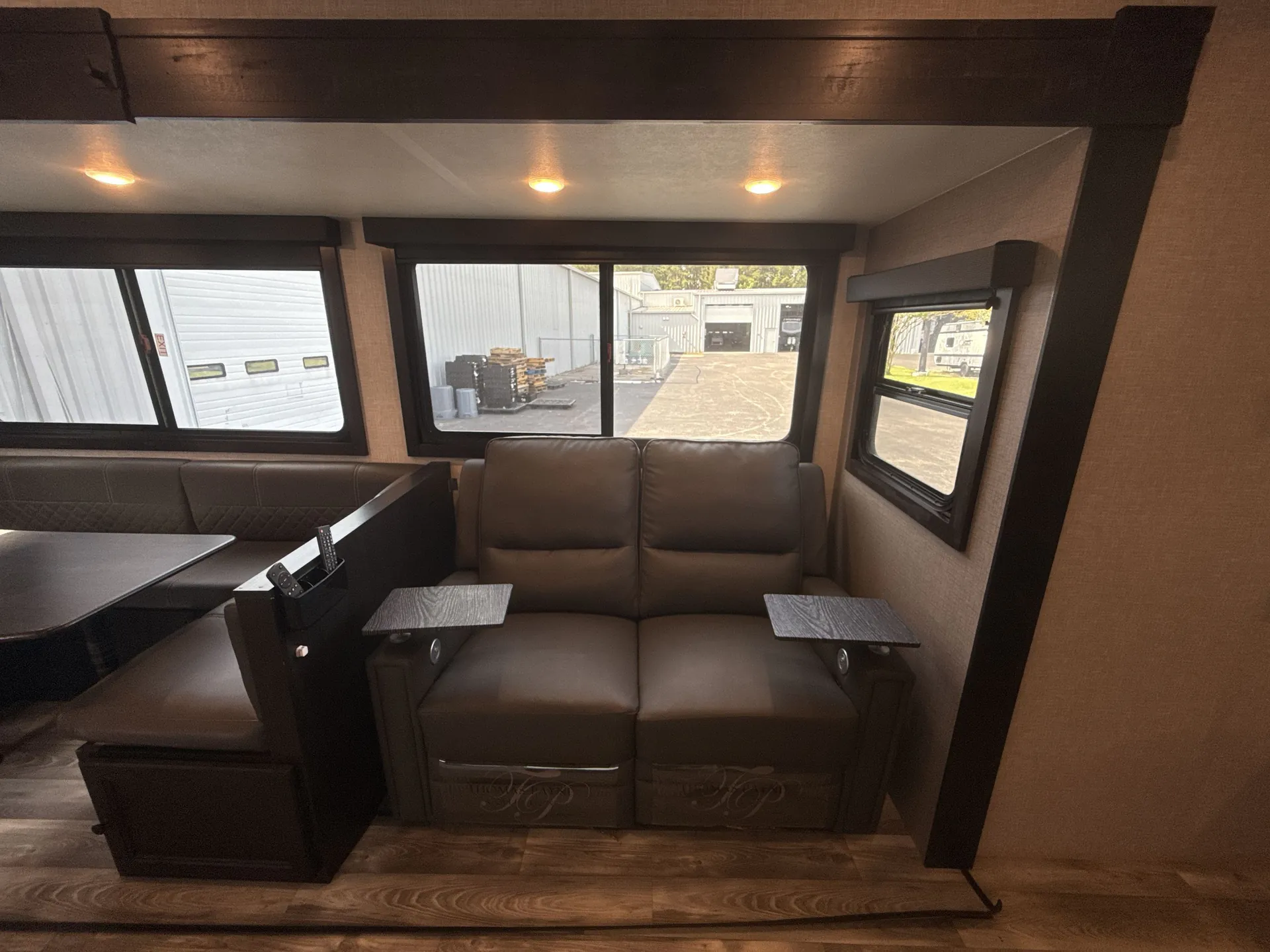2023 Highland Ridge Range Lite 252RB — living area main
