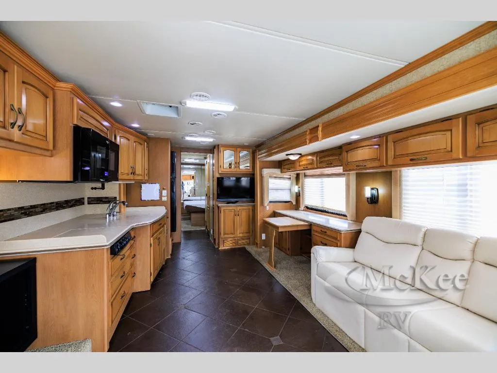 2011 Newmar Dutch Star 3734 - Photo 2