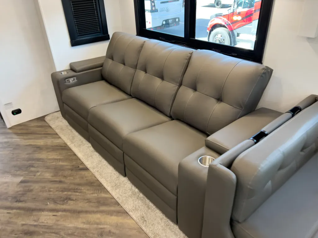 2026 Entegra Coach Accolade 37K, Photos photo 9
