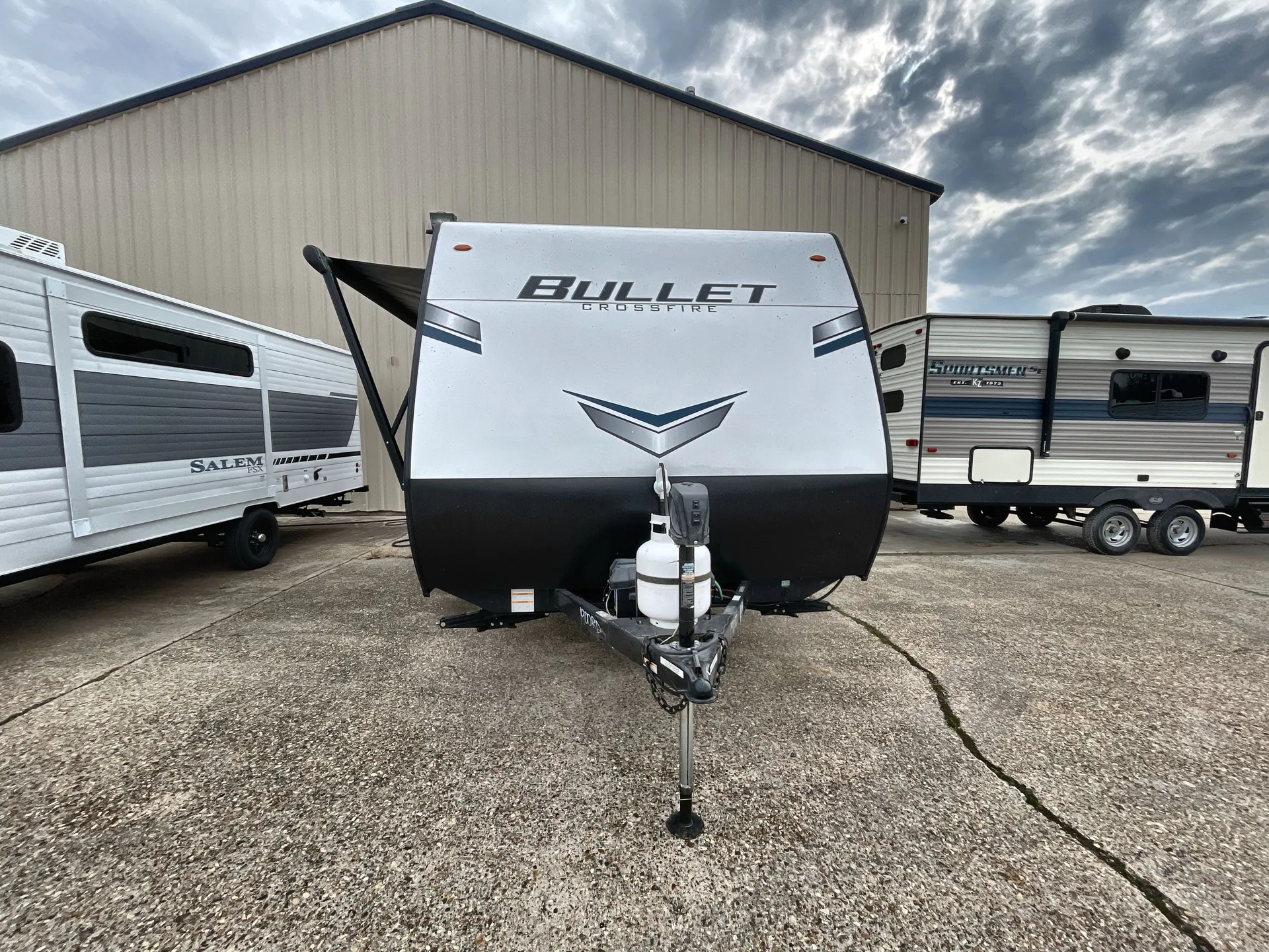 2024 Keystone Bullet Crossfire 1900RD — front