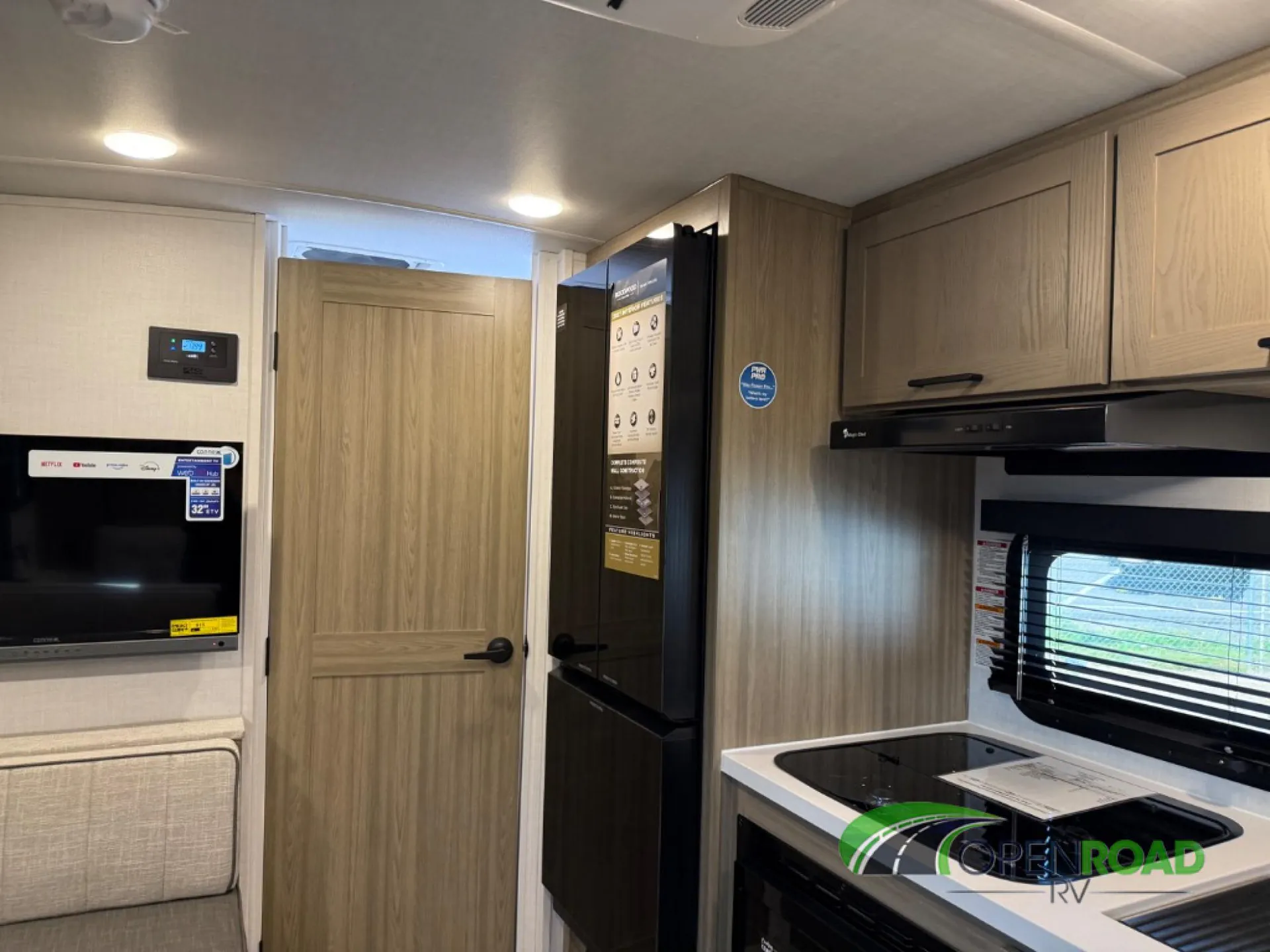 2027 Forest River Rockwood Geo Pro 19FD — Photo 5