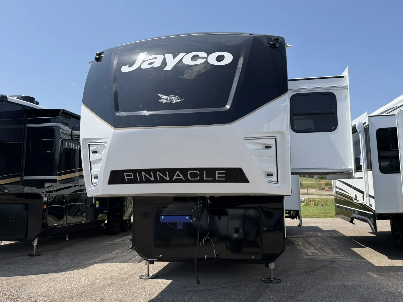 2027 Jayco Pinnacle 32RLTS - Photo 3