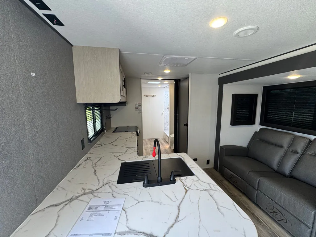 2026 Shasta RVs i-5 Edition 526RBS, Photos photo 20