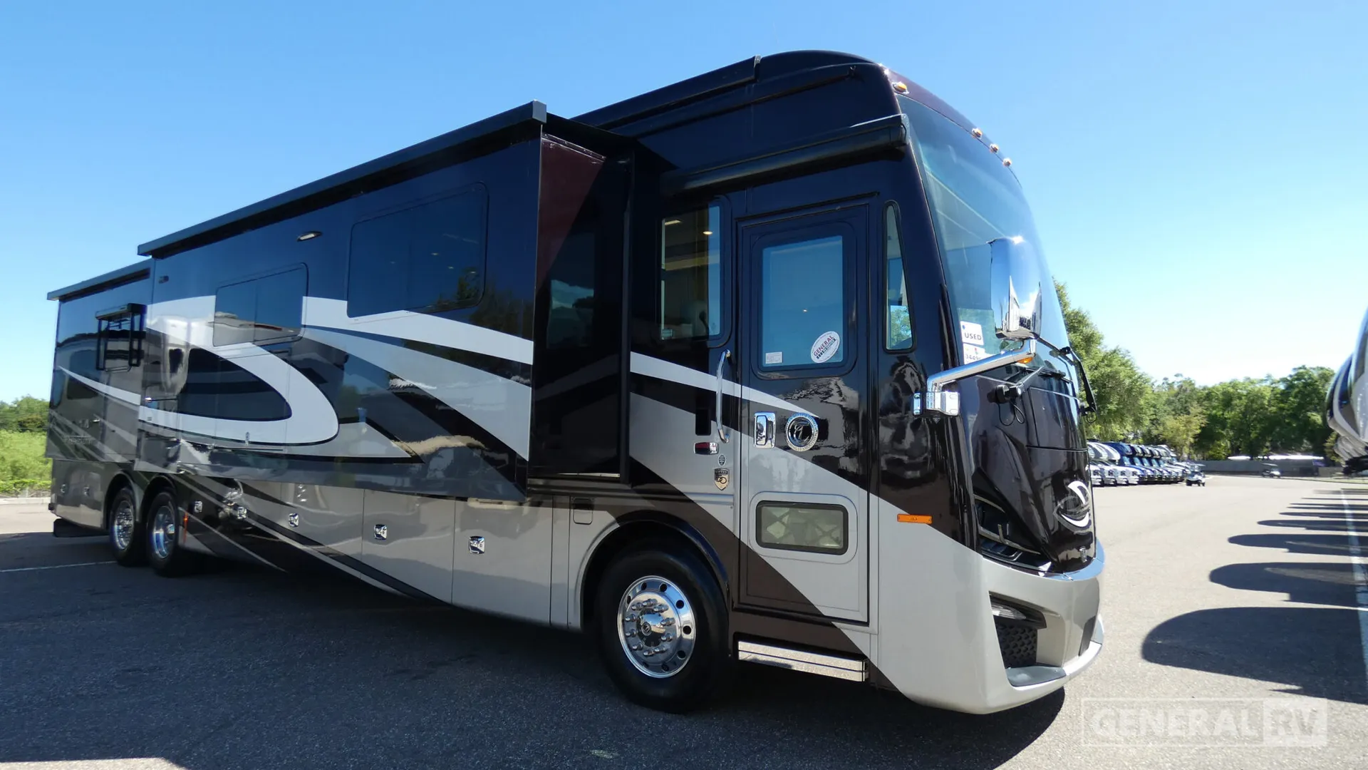 2023 Tiffin Phaeton 44 OH - Photo 2