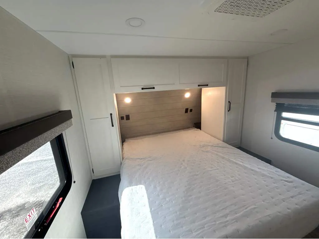 2027 Venture RV Sienna SA271VBH, Photos photo 28
