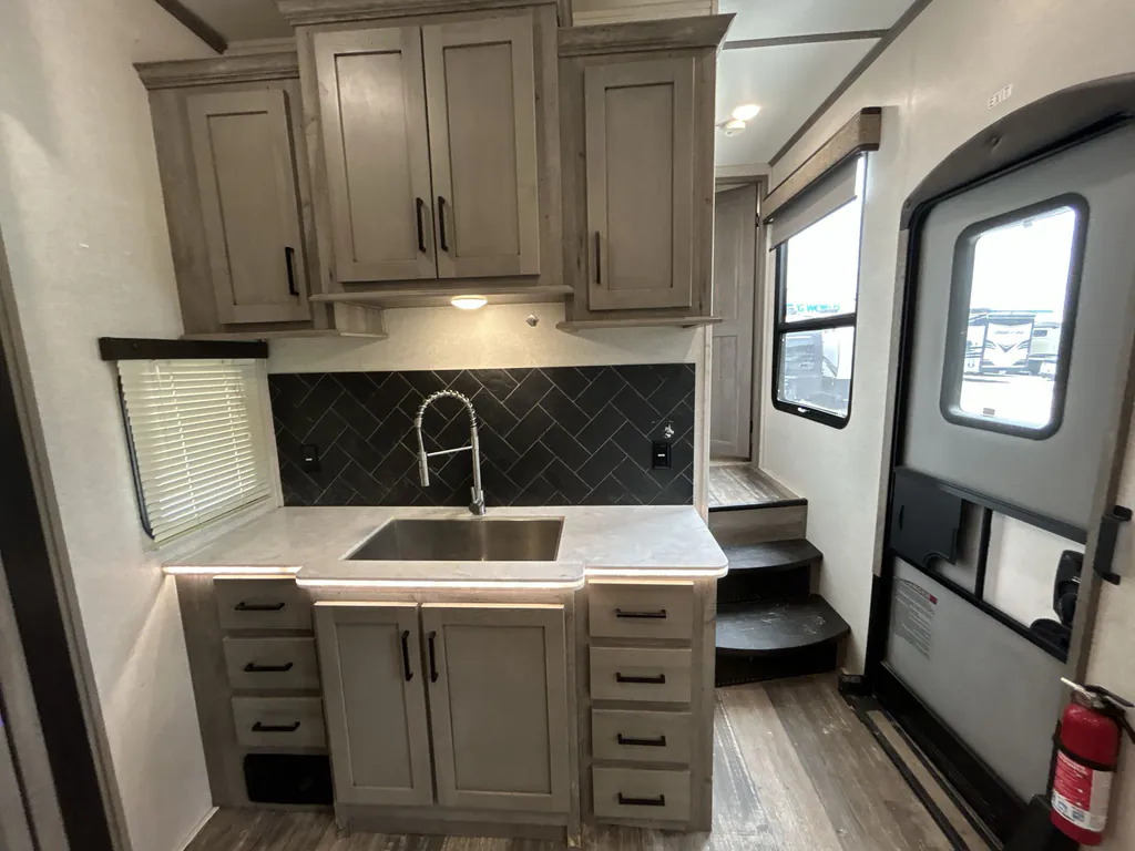 2020 Keystone Raptor 415, Photos photo 17