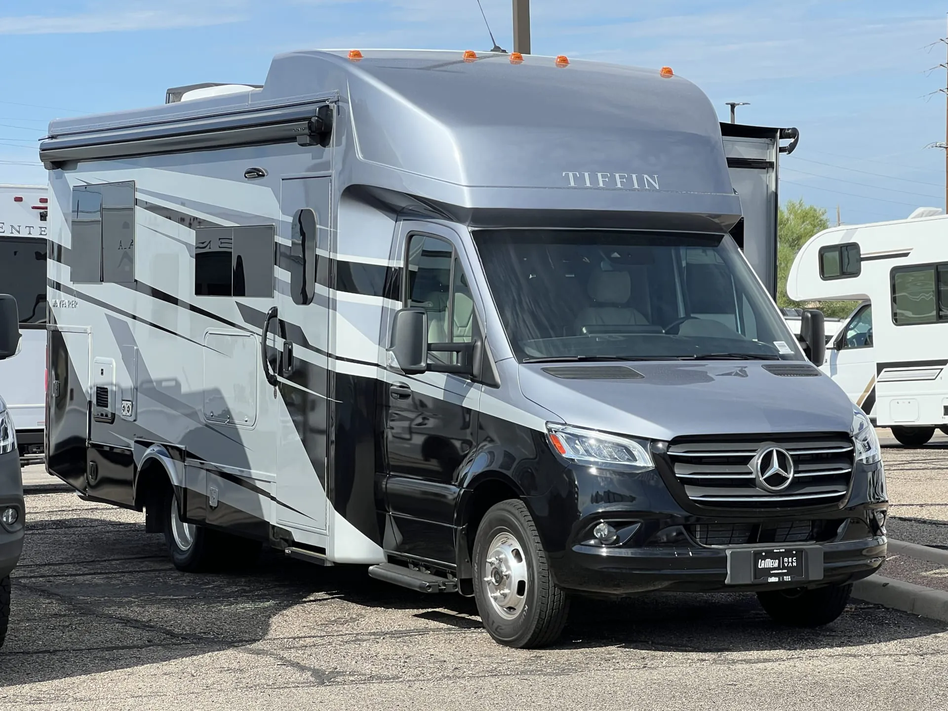 2025 Tiffin Wayfarer 25 XLW dealer photo 1 from La Mesa RV Center