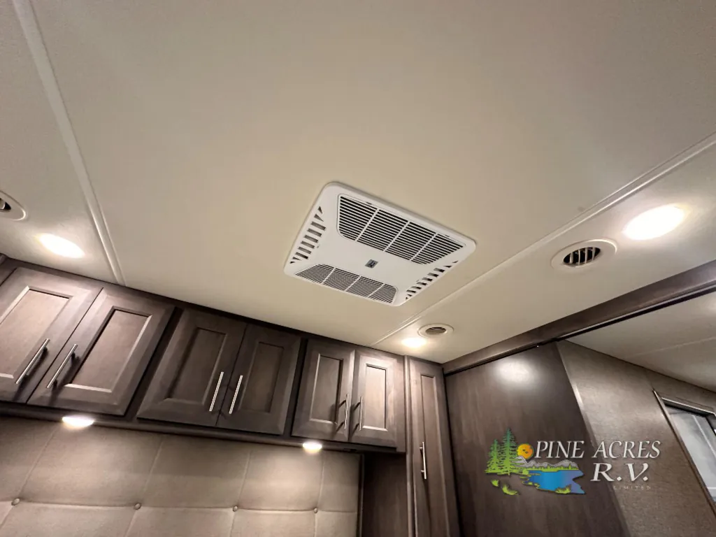 2022 Thor Motor Coach Challenger 35MQ, Photos photo 46